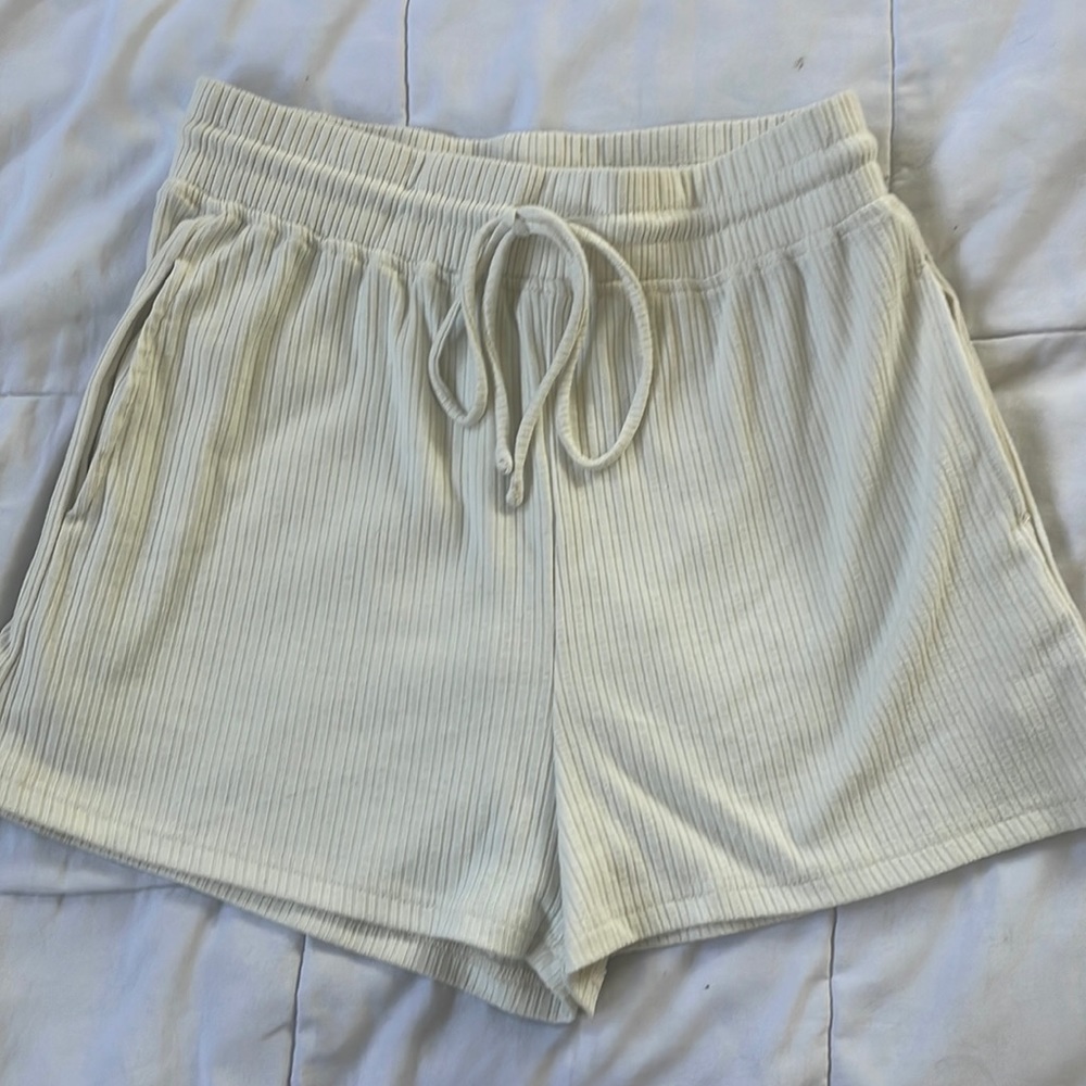Women’s ribbed shorts